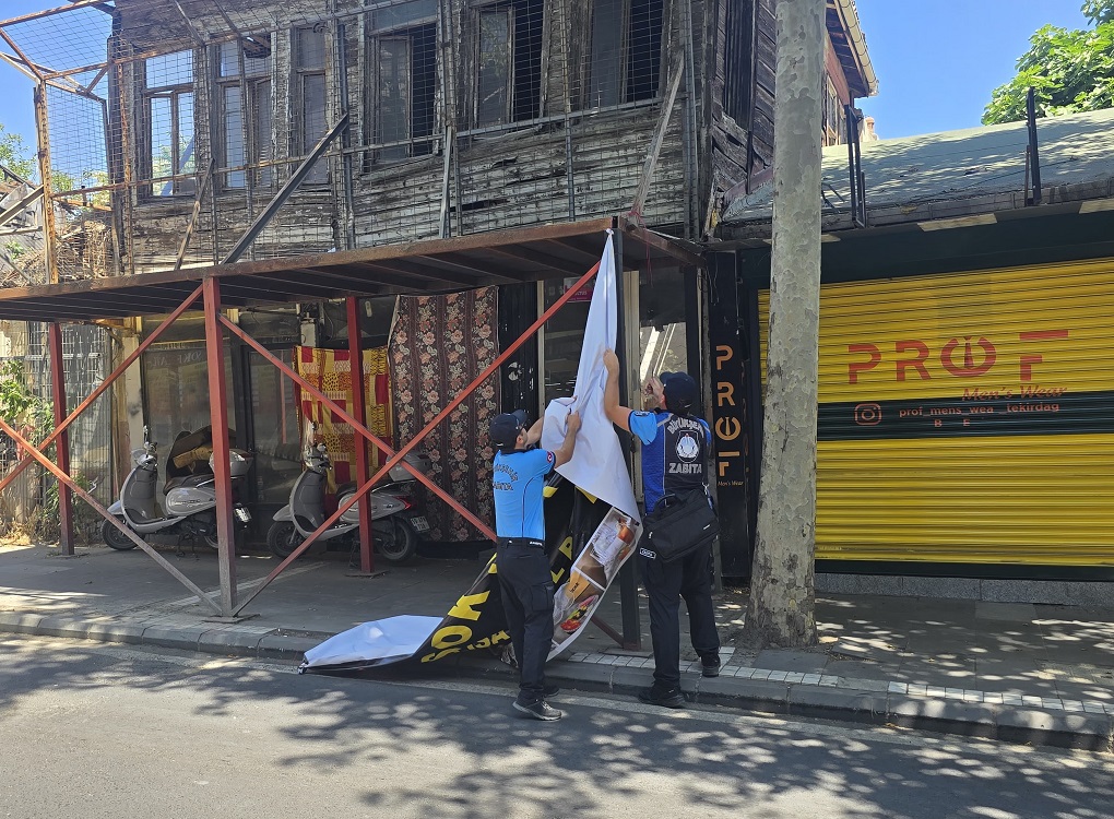 Büyükşehir zabıtası, görüntü kirliliğine geçit vermiyor