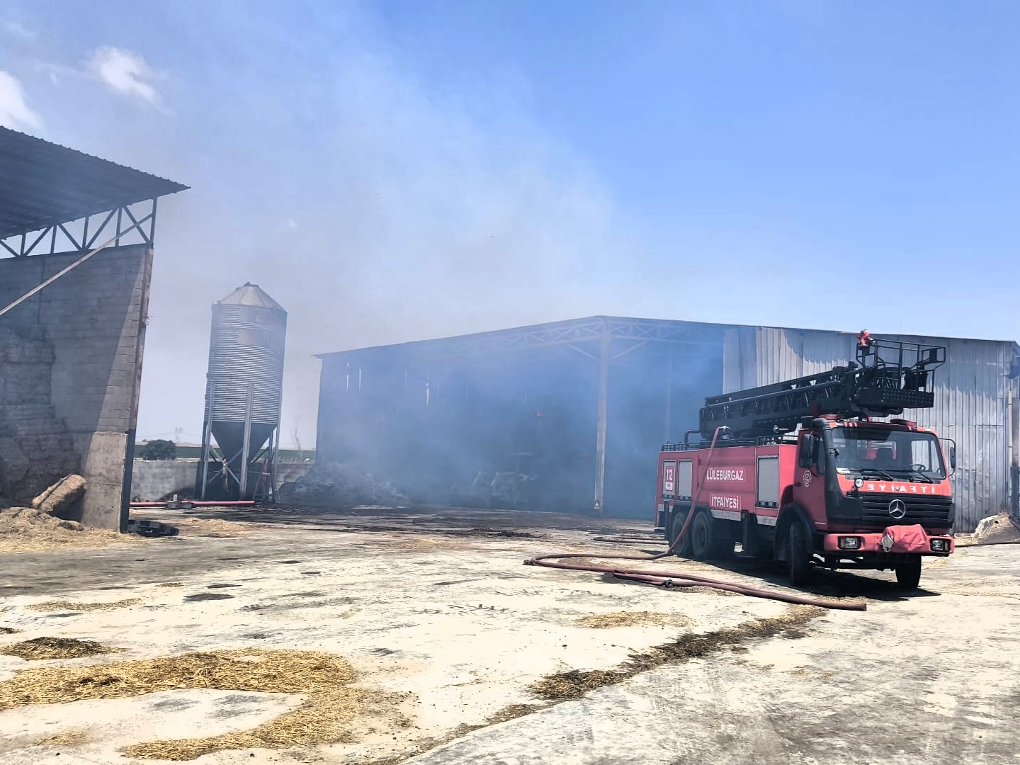 Lüleburgaz’da hayvan çiftliğinde yangın