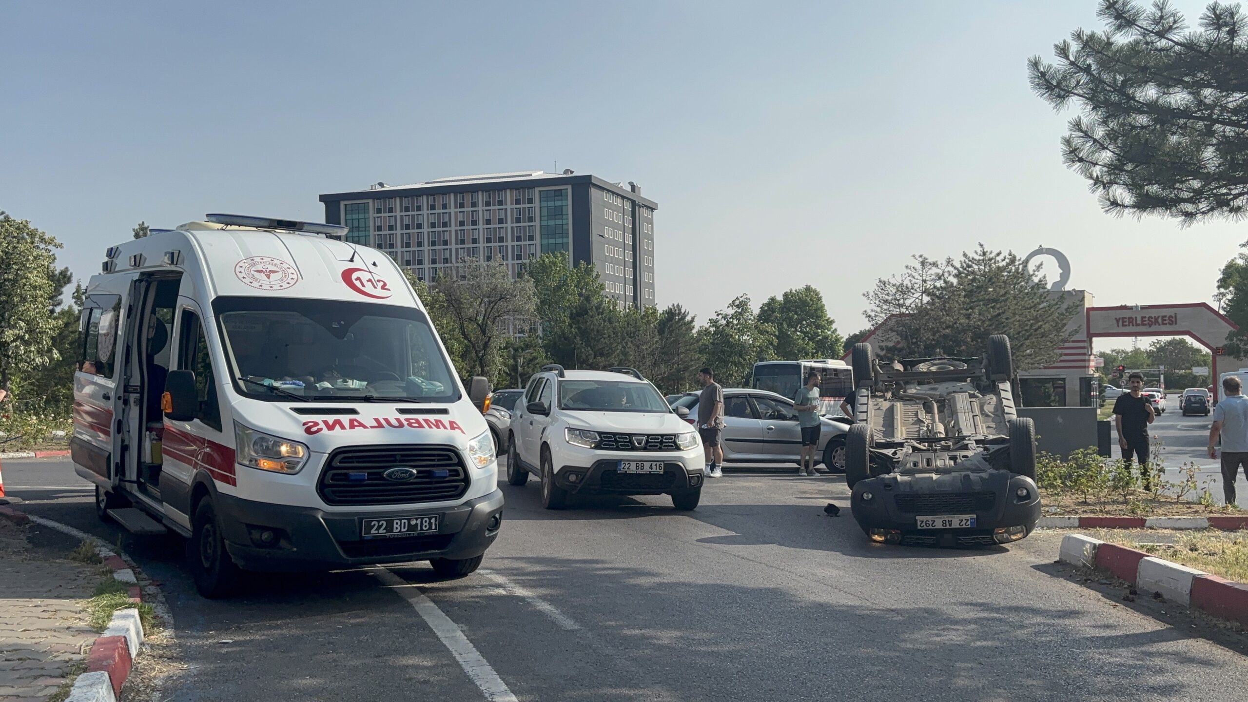 Çarpıştıktan sonra takla attı: 2 yaralı