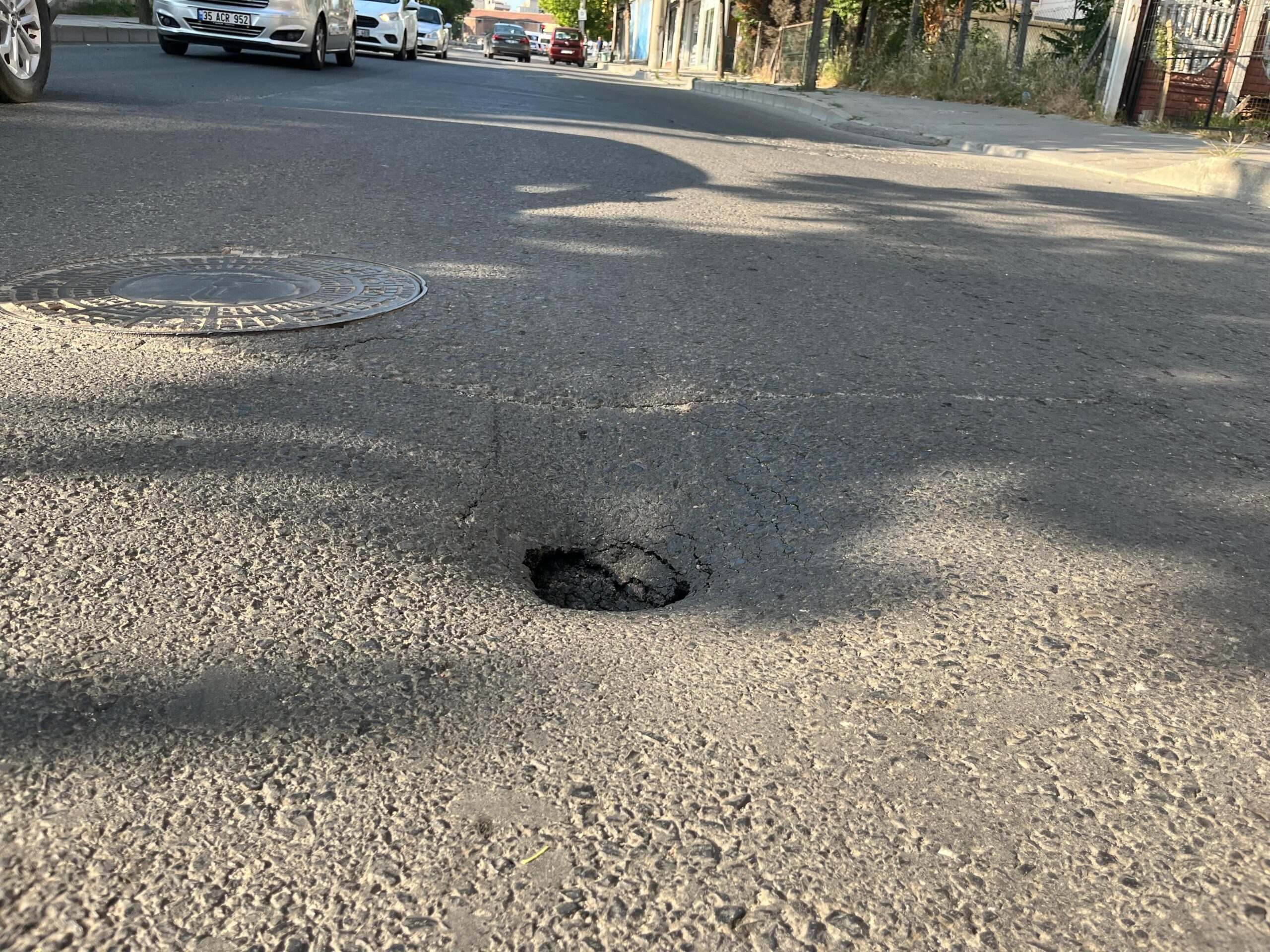 Çorlu’daki bu sokak yine çöktü!