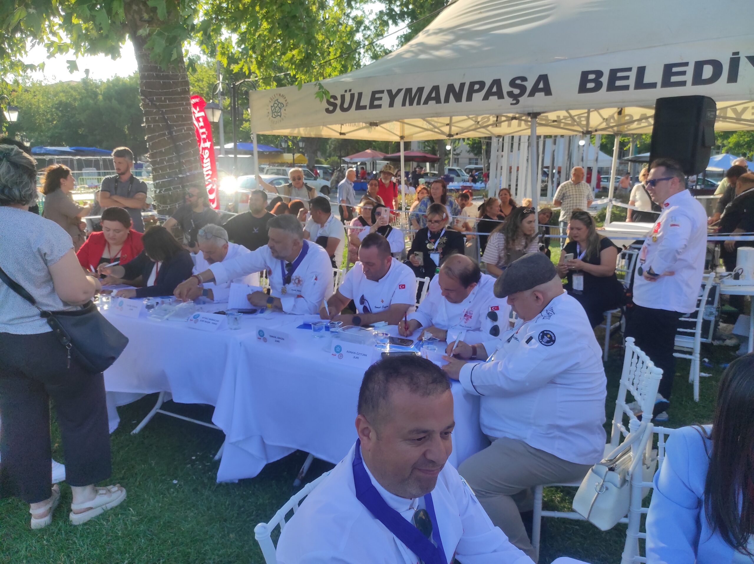 Kirazlı yiyecekler yarıştı