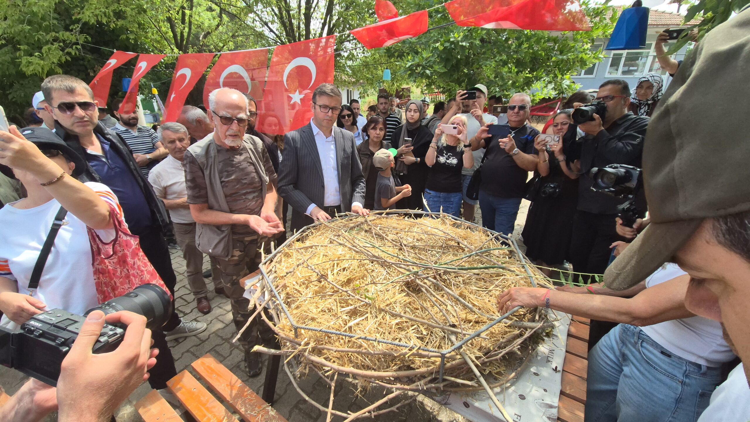 Göçmen kuşlar yakın takibe alındı