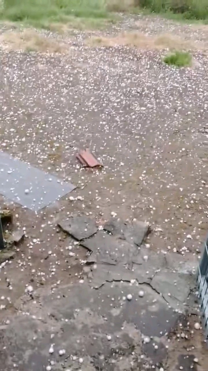 Uzunköprü’de dolu yağışı etkili oldu