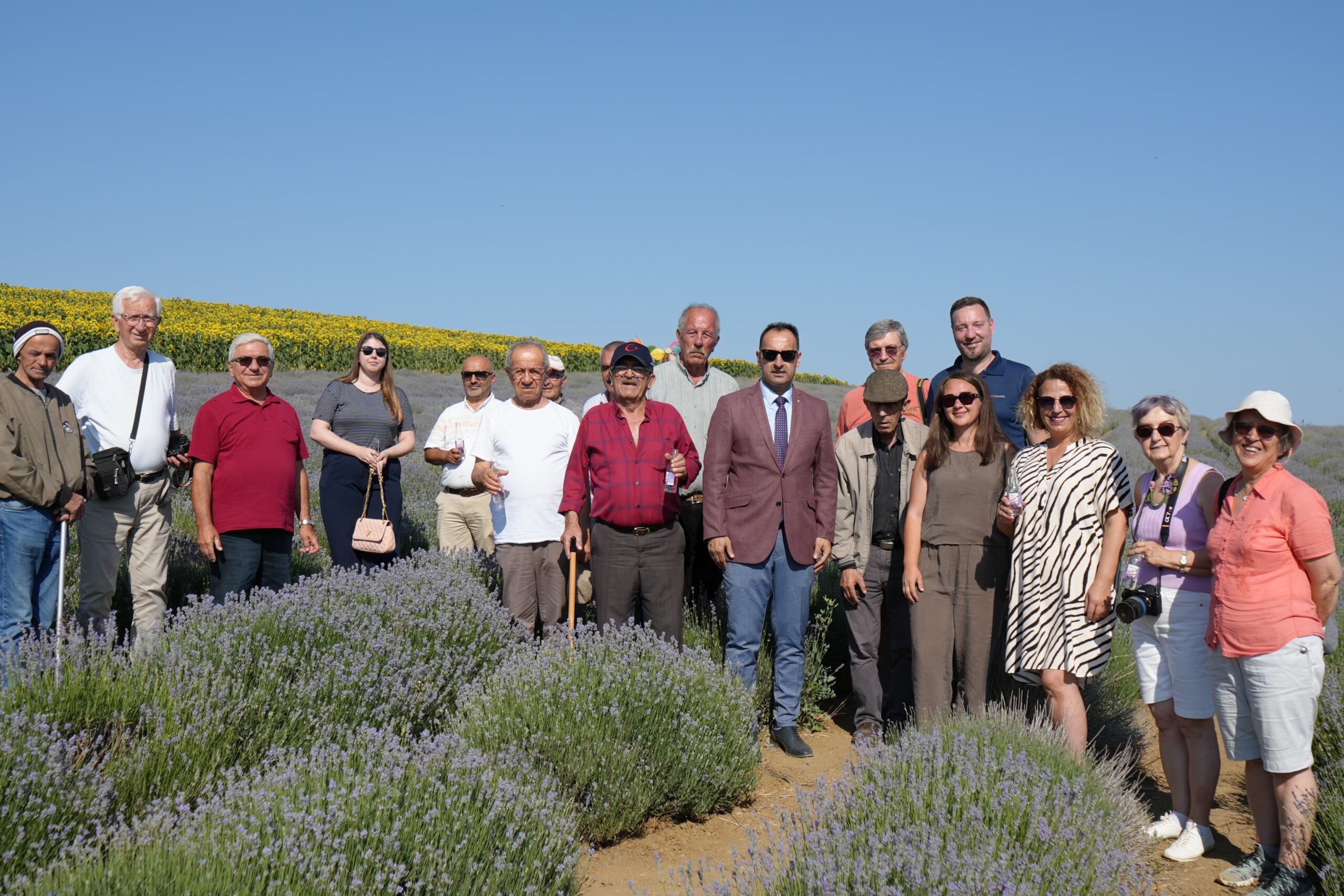 Lavanta bahçesi, huzurevi sakinlerini ağırladı