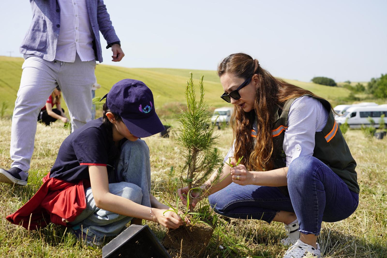 Öğretmenler adına fidanlar toprakla buluştu