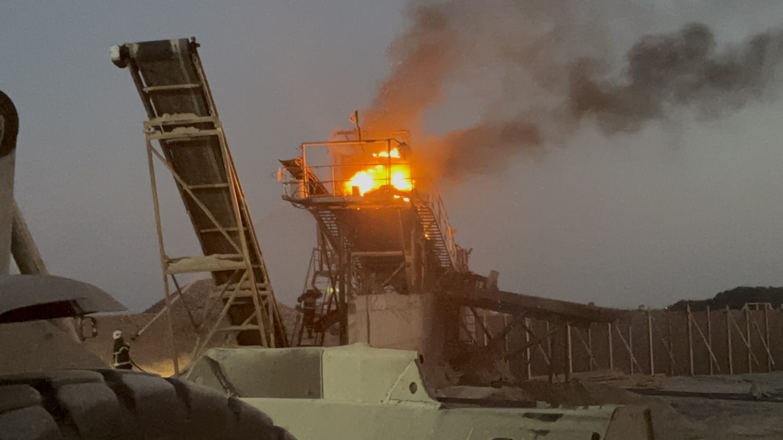 Meriç Nehri’nde helezon yangını korkuttu