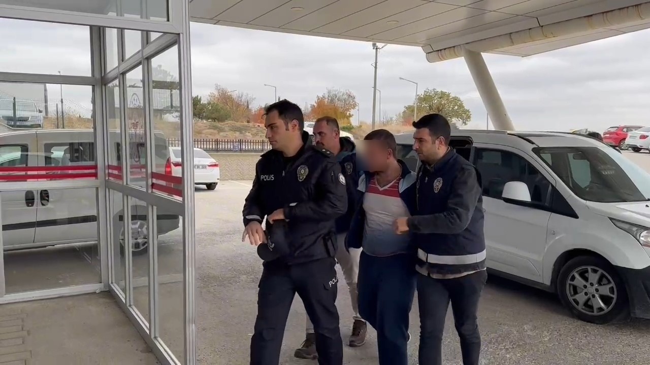 Çaldığı altınlar için ailesini katletmiş