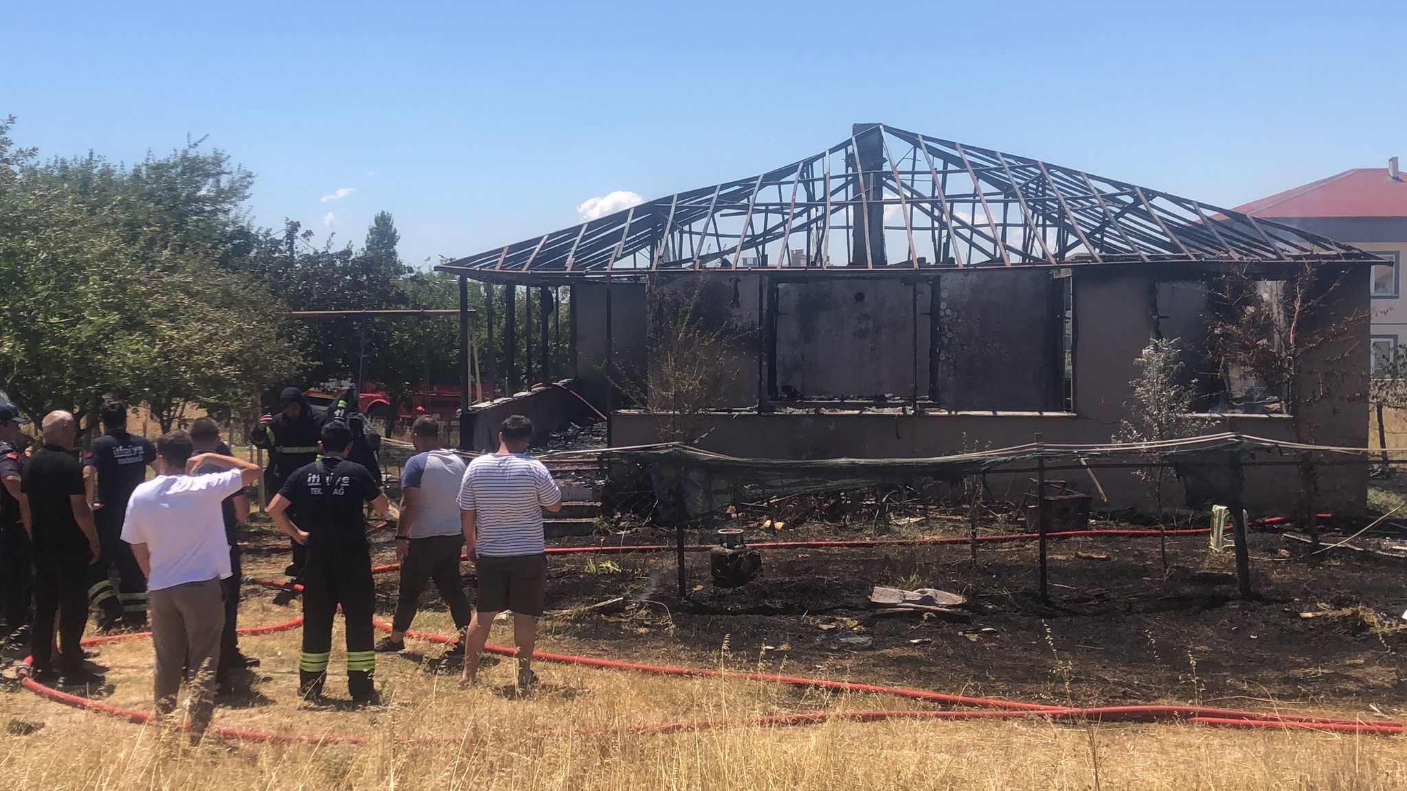 Kapaklı’da yangın! Müstakil ev küle döndü