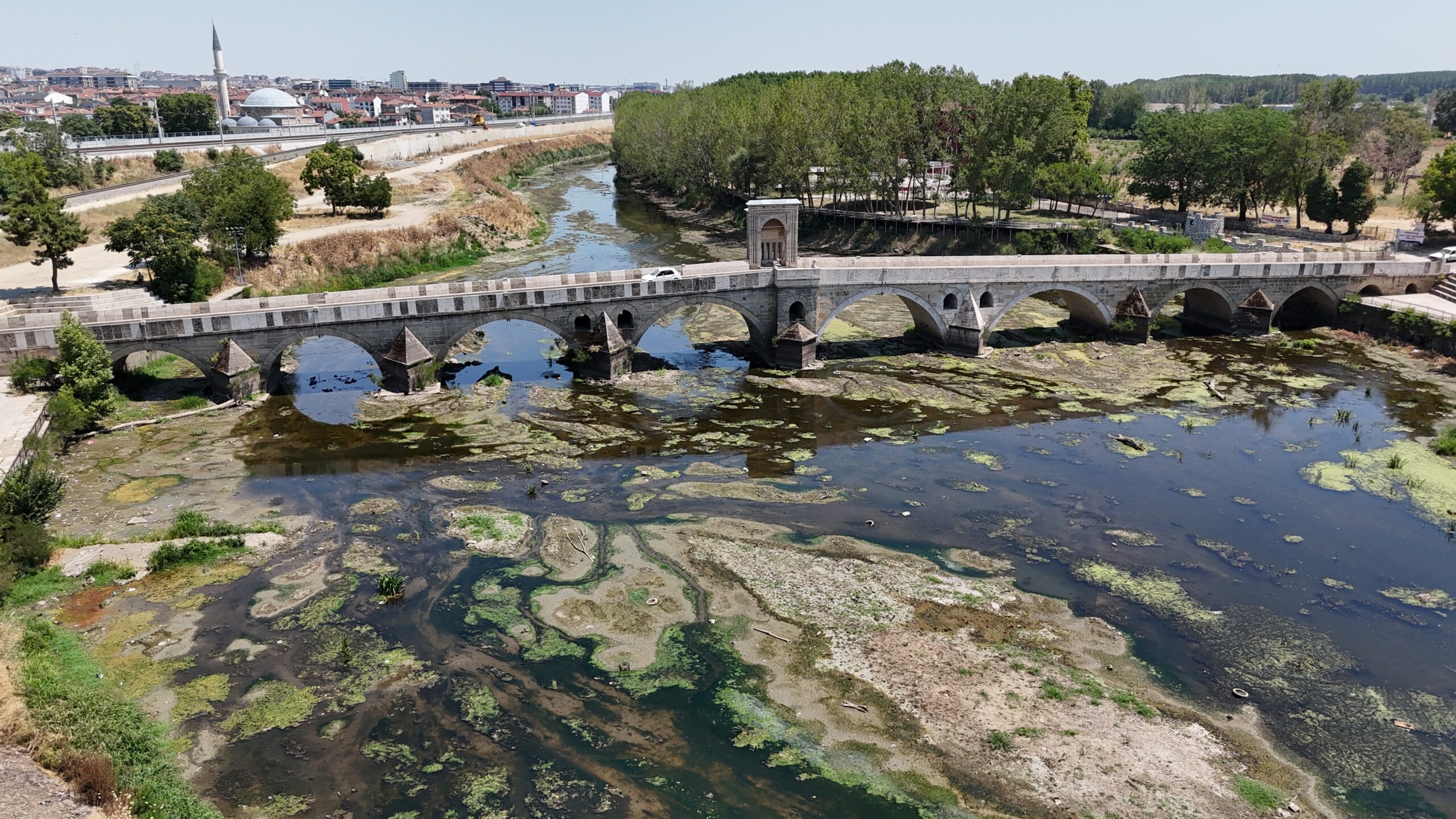 Tunca Nehri can çekişiyor, yetkililer izliyor!