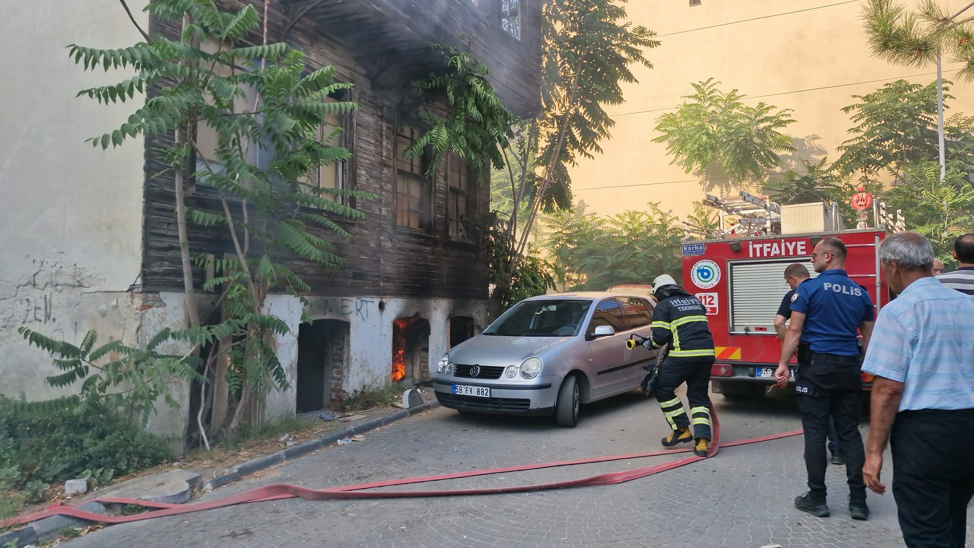 Süleymanpaşa’da tarihi binada şüpheli yangın