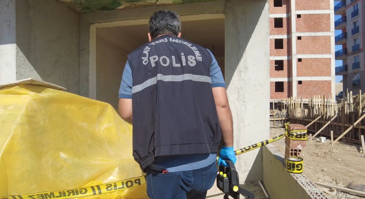 7’nci kattan düşen işçi yaşamını yitirdi