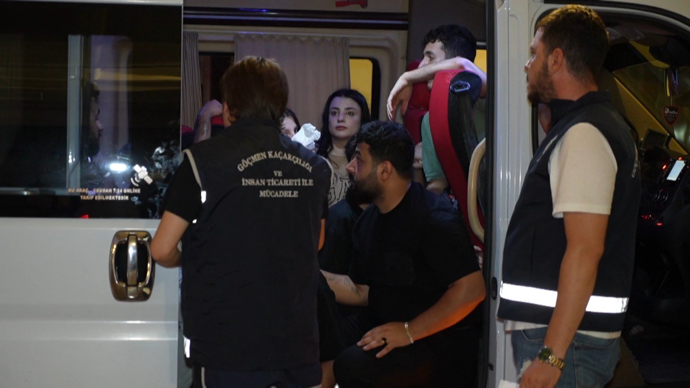 Düzensiz göçmen operasyonunda 27 kişi yakalandı