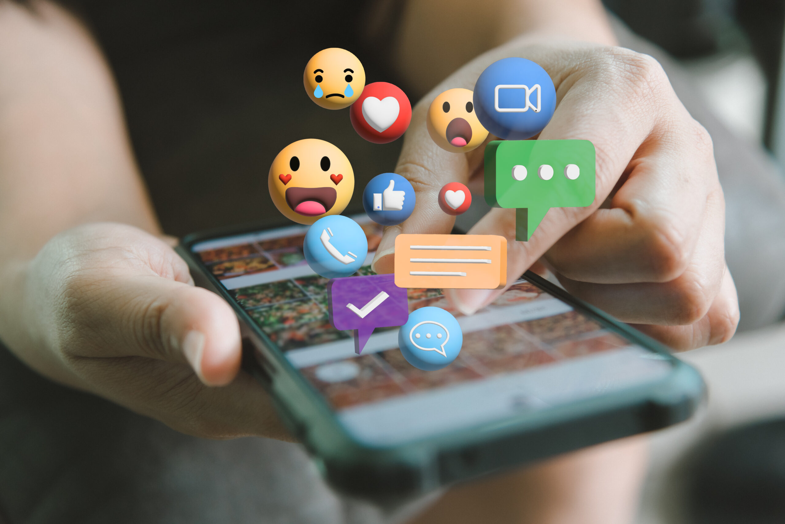 Dijital paradoks: Teknoloji bizi birleştirirken nasıl ayırıyor?