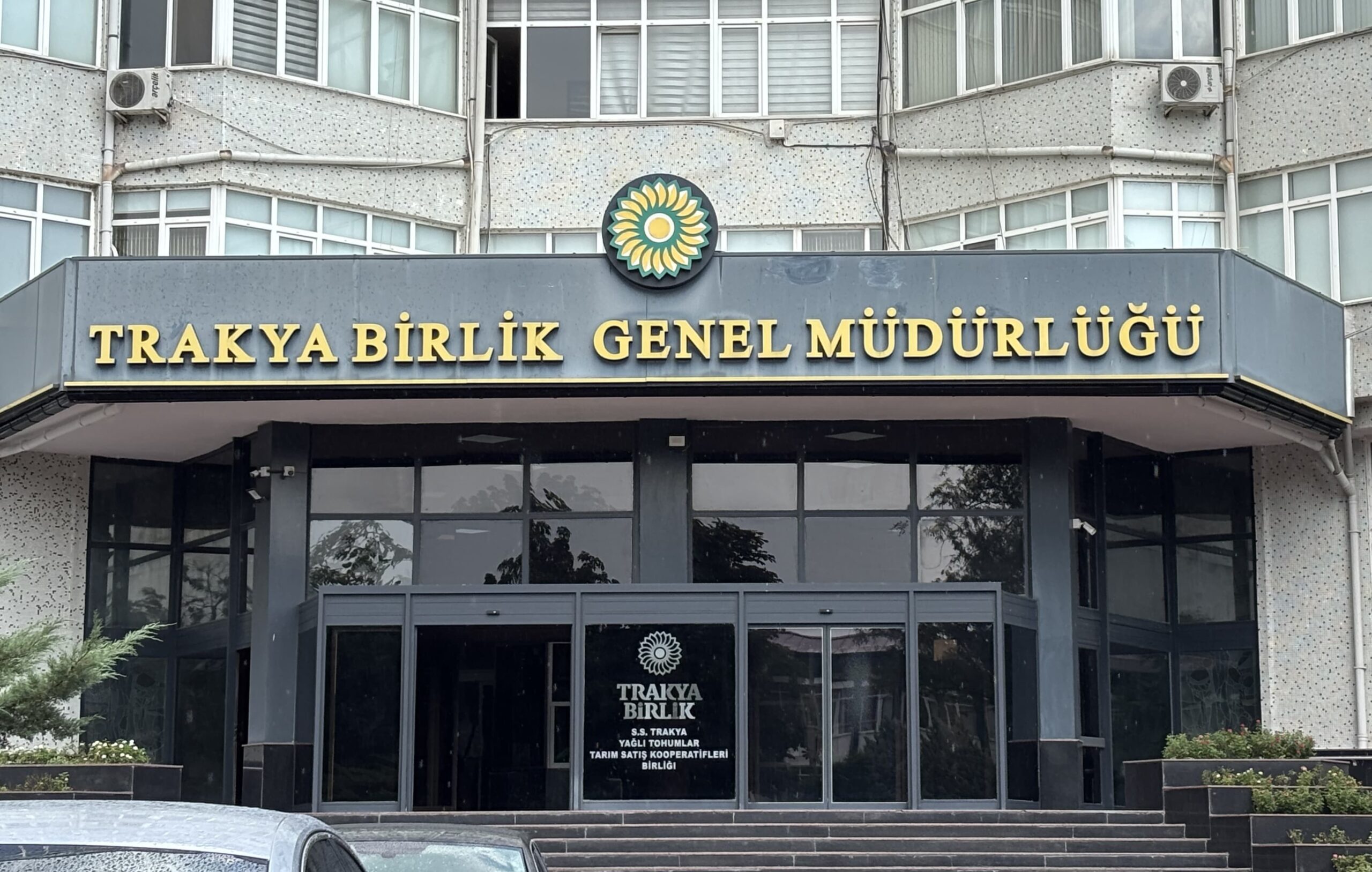 Kendileri ayda 180 bin lira alıyor, çiftçiyle alay ediyorlar!