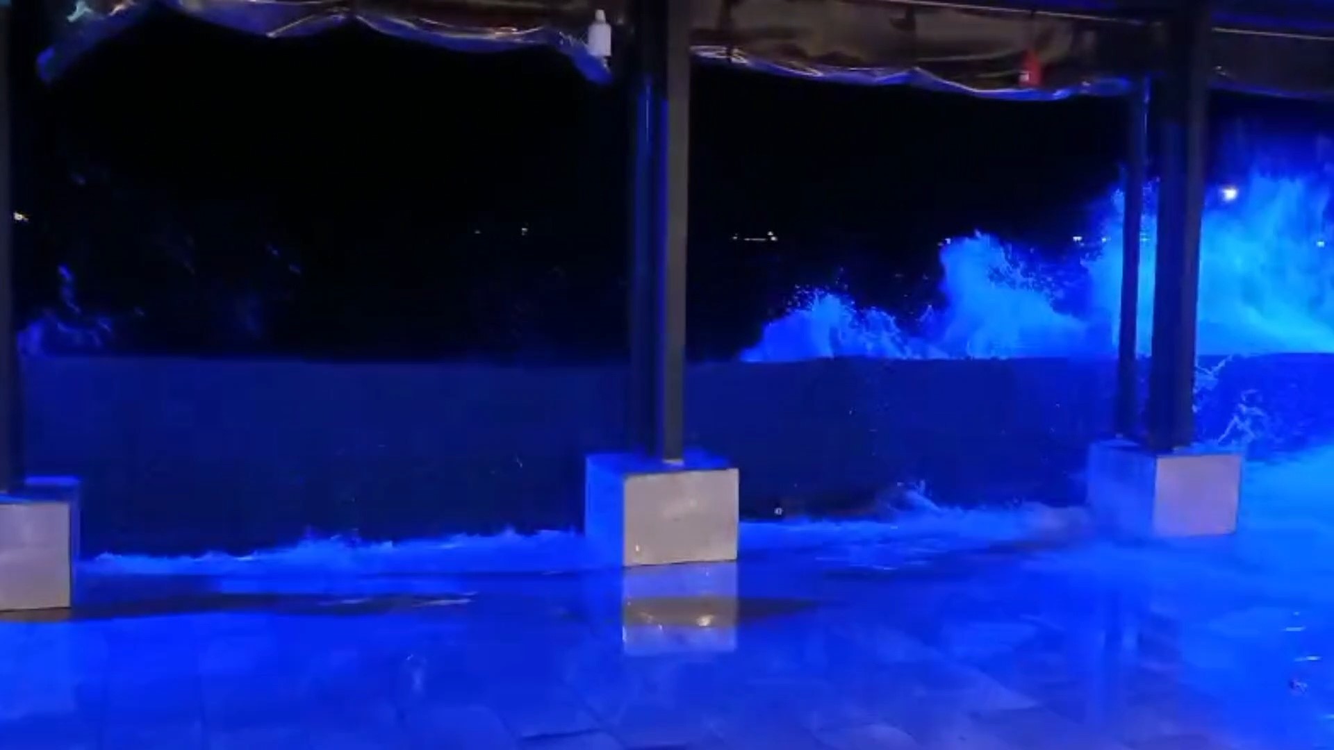 Süleymanpaşa’yı dev dalgalar vurdu