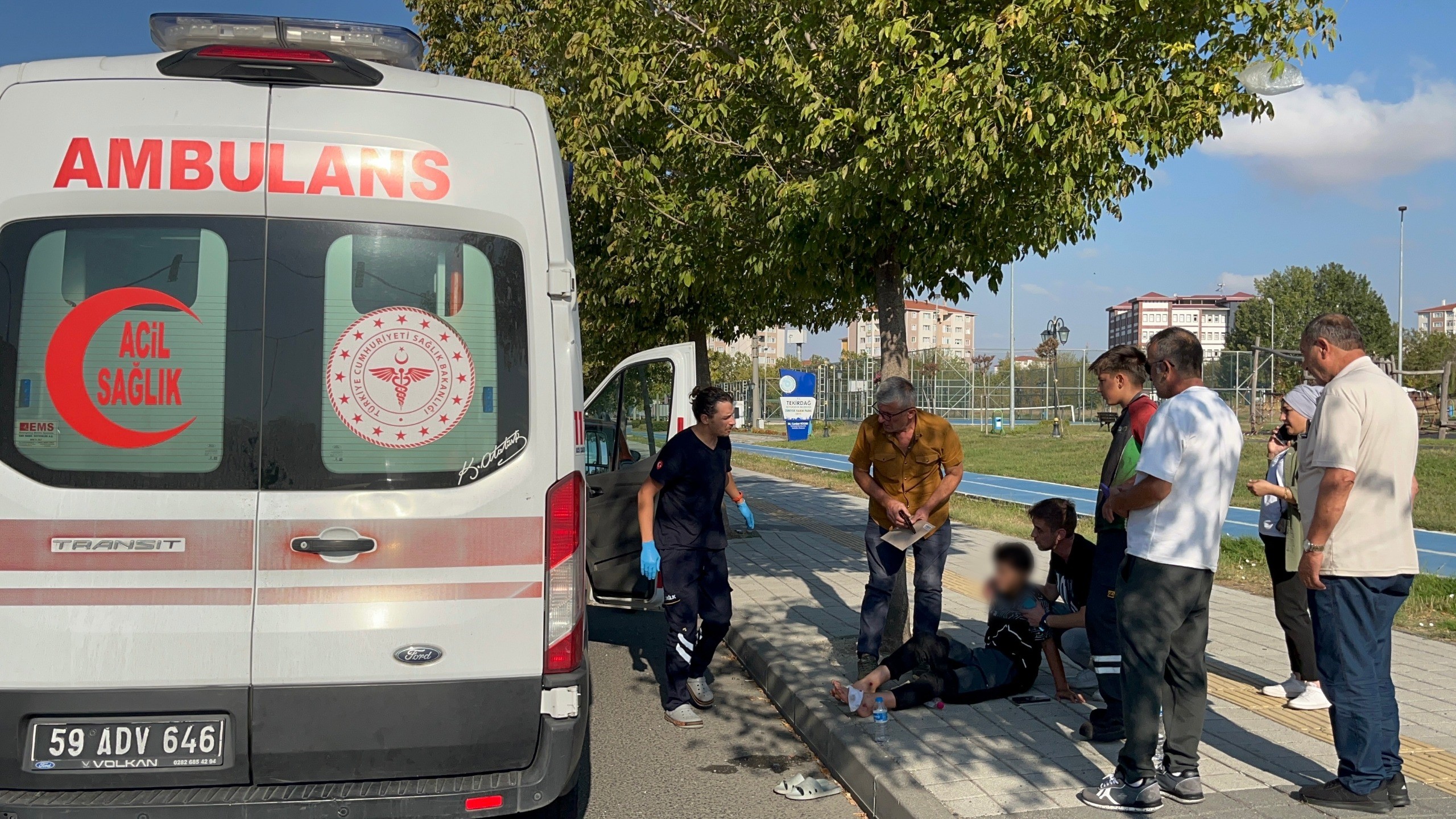 Otomobil elektrikli bisiklete çarptı: 1 yaralı