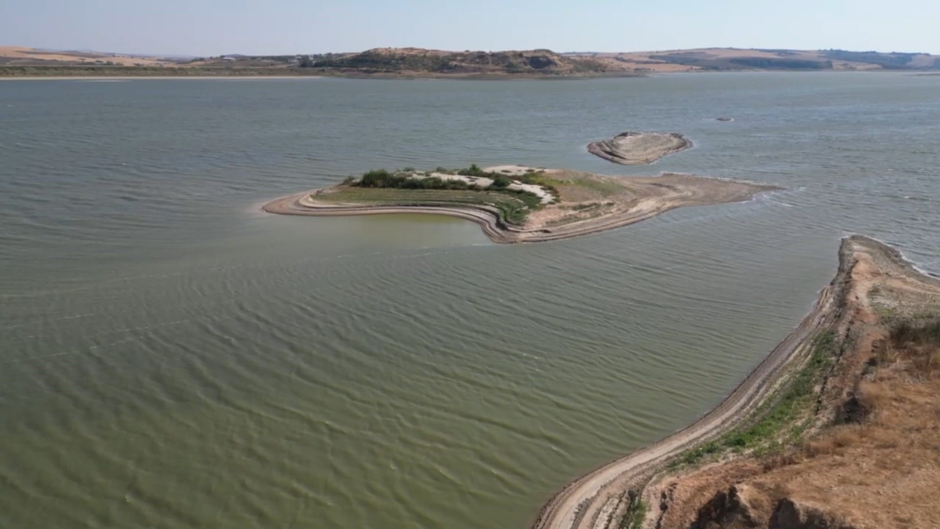 Tekirdağ’da barajda adacıklar belirdi