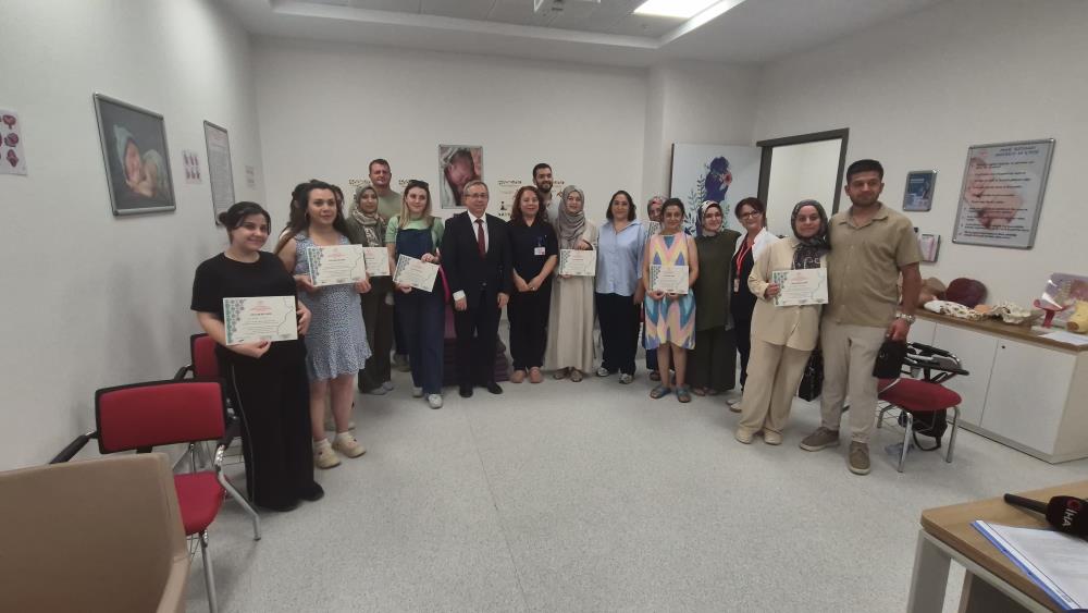 Gebe okulunda anne adaylarına eğitim