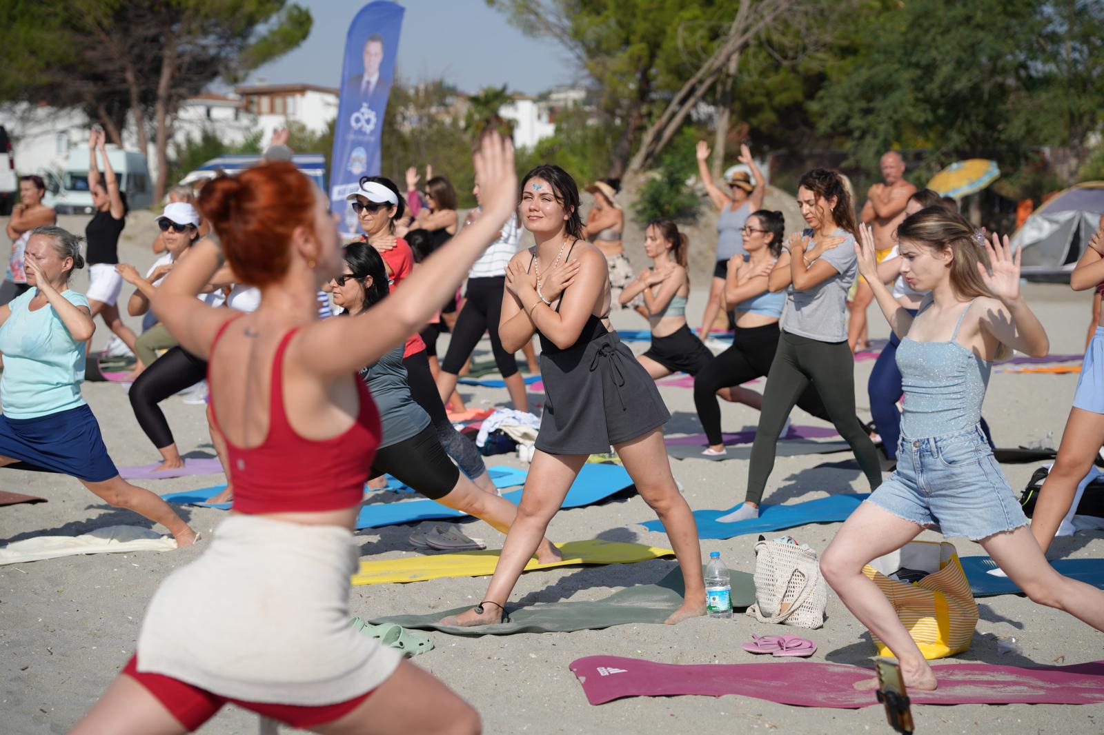 Yenice sahilinde yoga keyfi