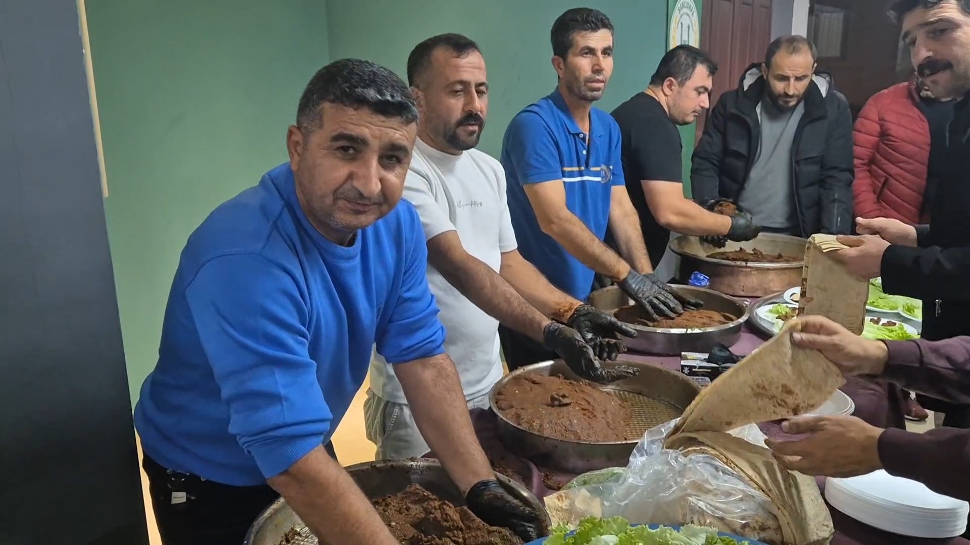 Galibiyetin şerefine acılı çiğköfte!