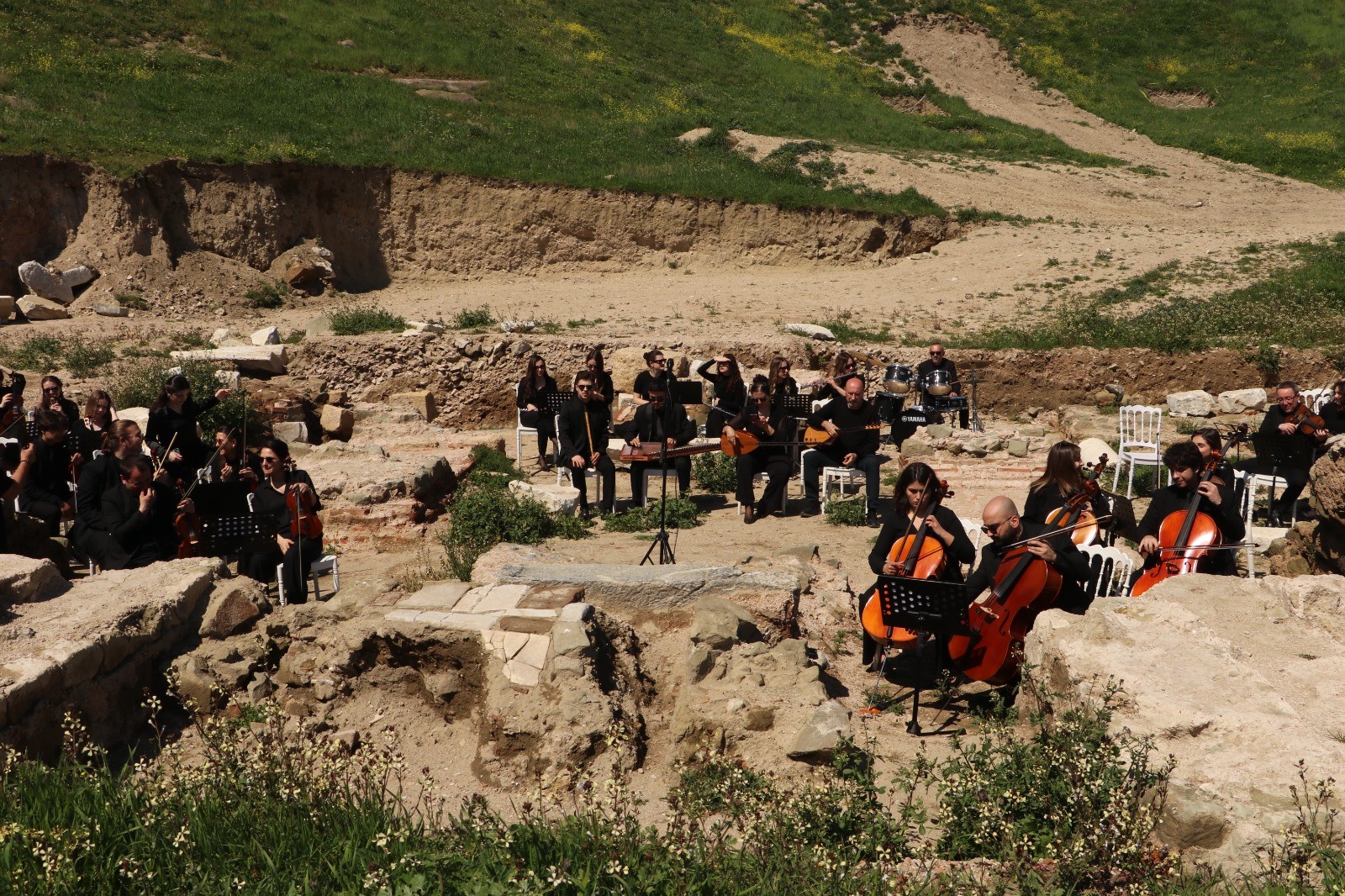 Perinthos Tiyatrosu 2 bin yıl sonra yeniden sanatla buluştu