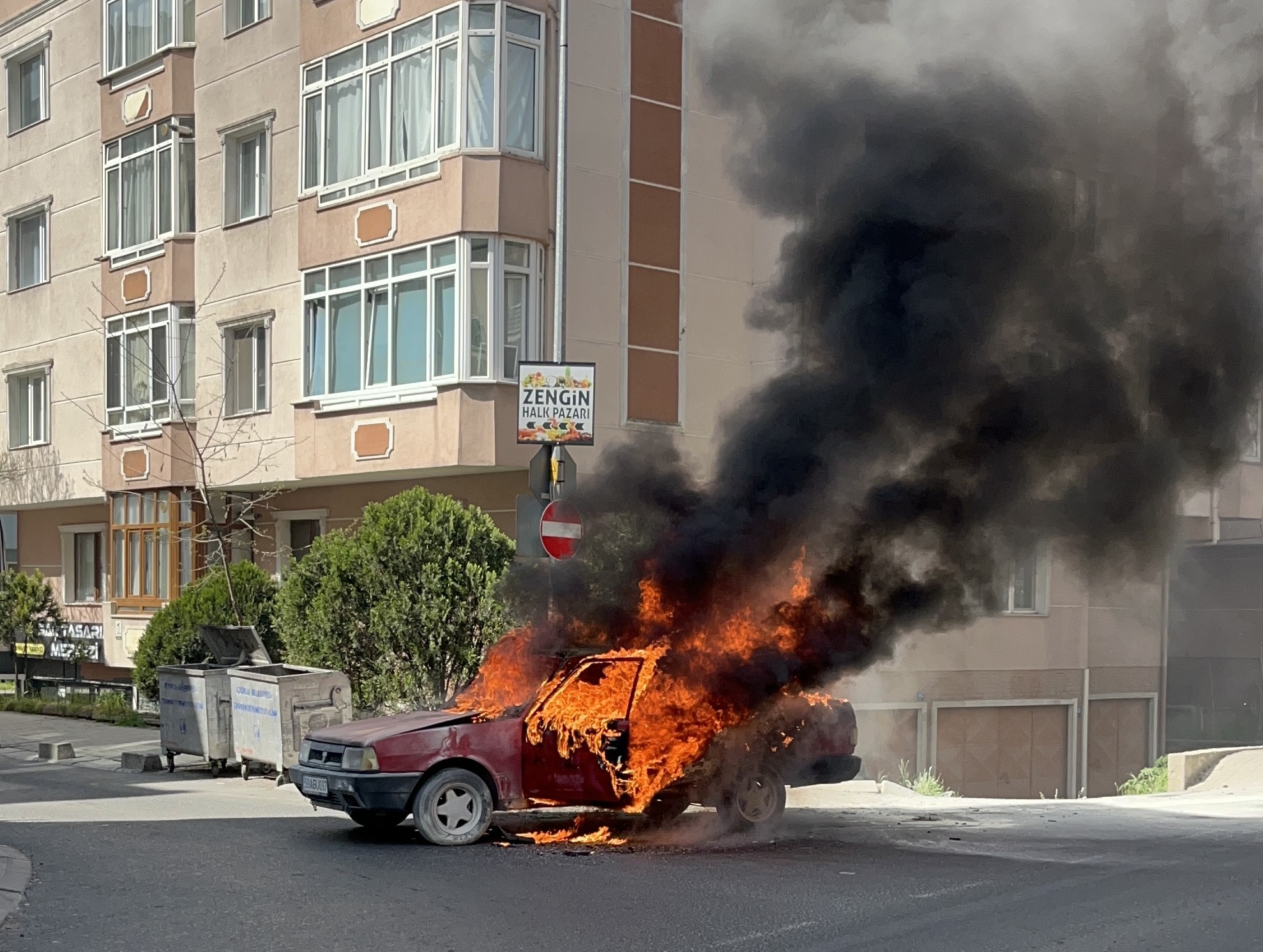 LPG’li otomobil alev topuna döndü