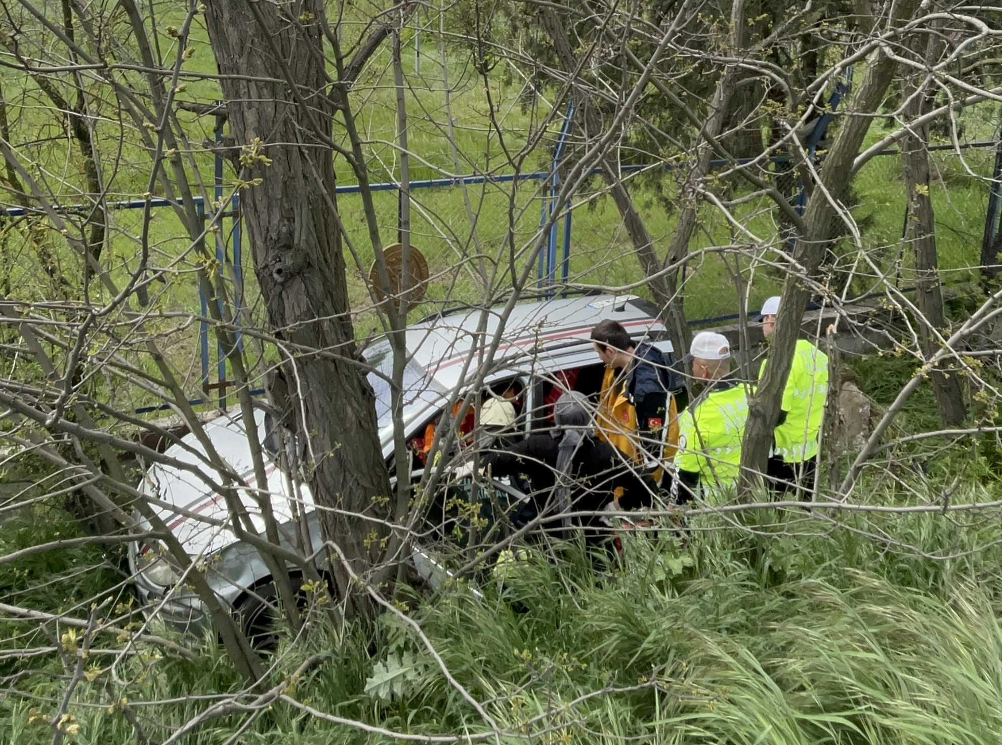 Şarampole uçan otomobilin sürücüsü hayatını kaybetti