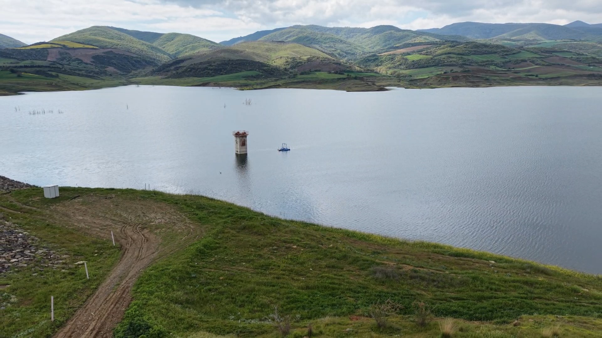 Kuruyan baraj yağışlarla canlandı