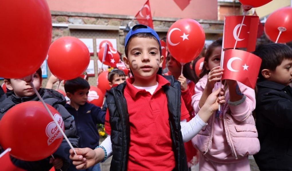 Tekirdağlı minikler Almanca öğrenerek 23 Nisan’ı kutladı